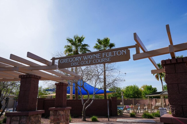 Building Photo - 884 W Whistling Thorn Ave