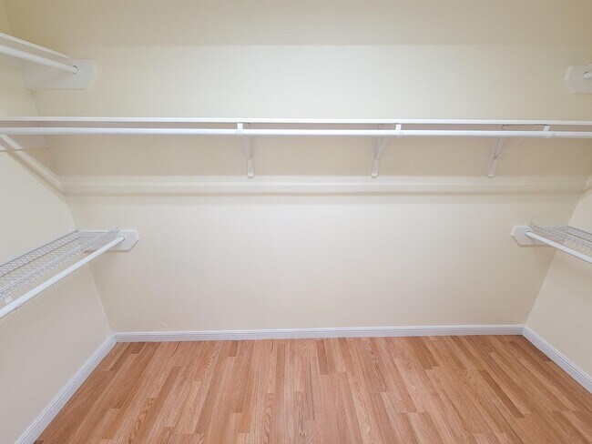 Building Photo - 14938 Brightbrook Dr