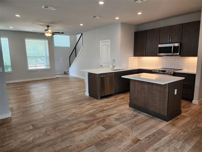 Building Photo - 9724 Evening Canopy Dr