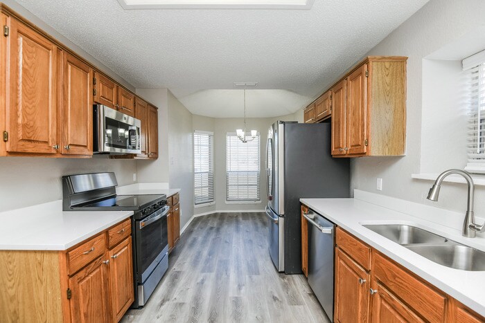 Building Photo - 5000 Highbank Dr