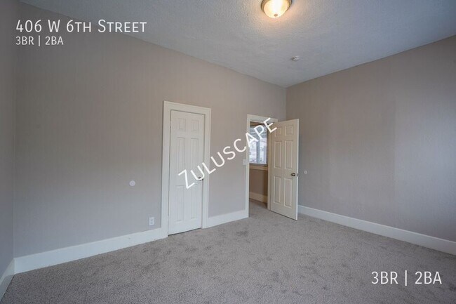 Building Photo - 406 W 6th St