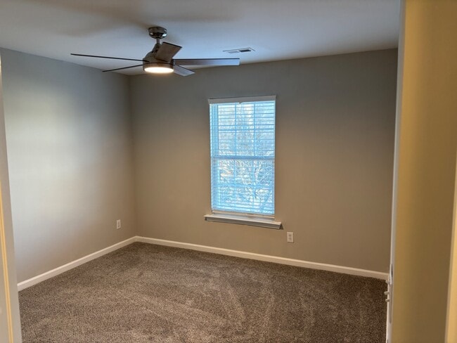 Building Photo - 6 Brookhaven Way