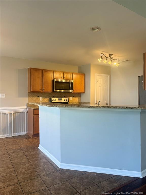 Building Photo - 136 Bennington Dr
