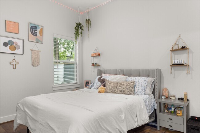 Building Photo - 3559 Pebble Beach Blvd