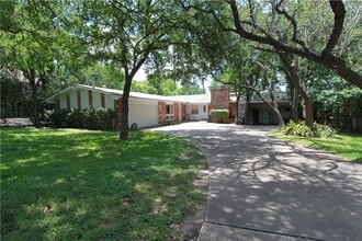 Building Photo - 2305 Wilke Dr