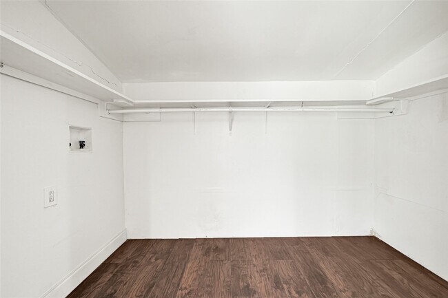 Building Photo - 4568 Dunnam Rd