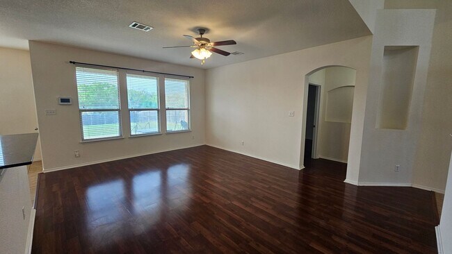 Building Photo - Four bed/3 bath beauty with sport court