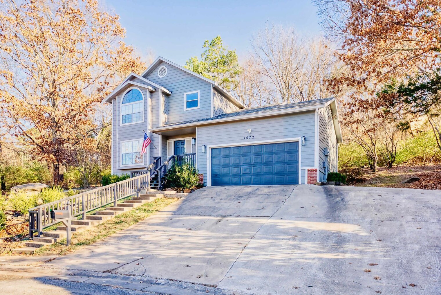 Building Photo - 1072 Valley View Dr