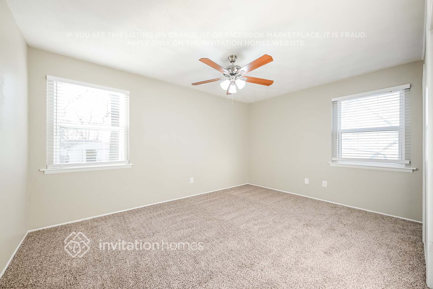 Building Photo - 3004 Albany Dr