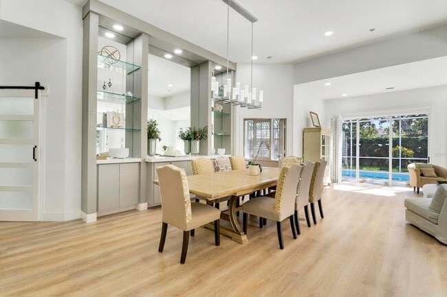 Building Photo - 387 Kelsey Park Dr