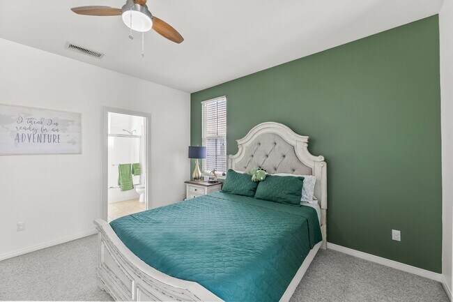 Building Photo - 4 Bedroom Home in the Beautiful Bridgeport Community!