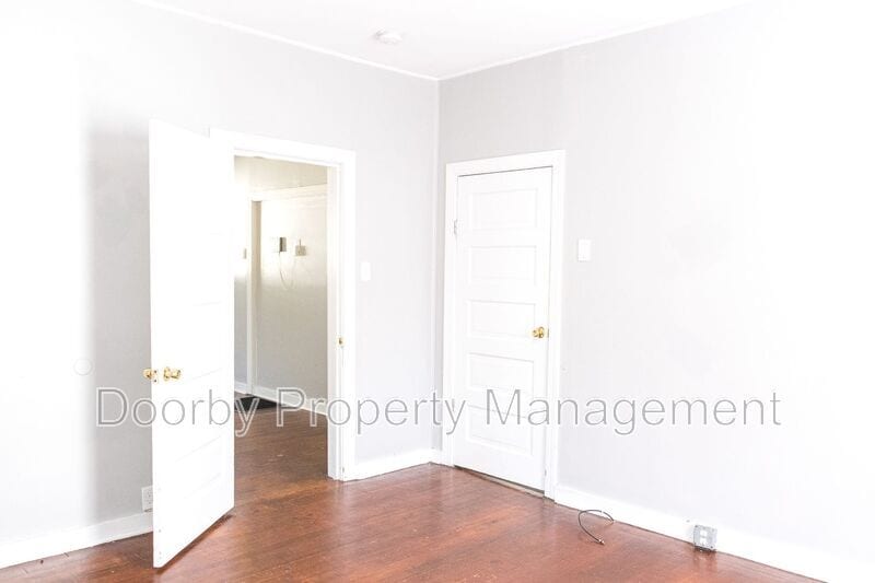 Building Photo - 2009 Camden St