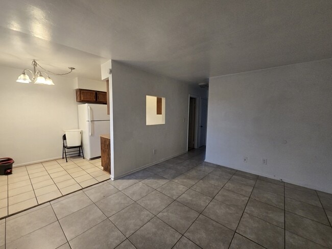 Building Photo - 9625 Grove Ave