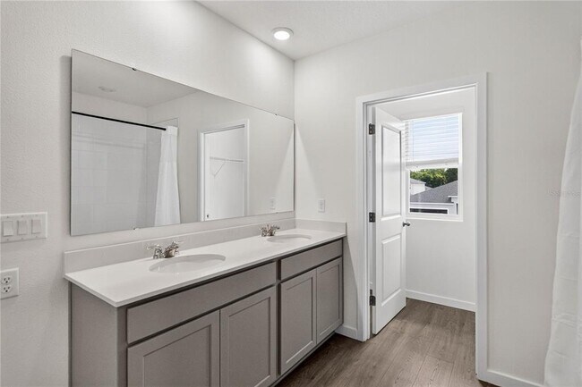 Building Photo - 1037 Champion Ridge Dr