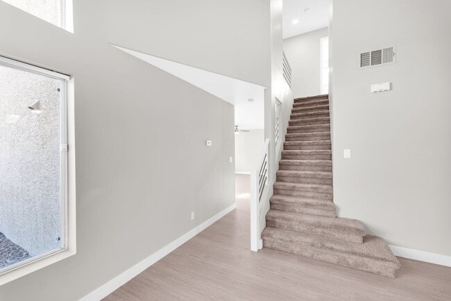 Building Photo - Stunning Remodeled Summerlin Home!