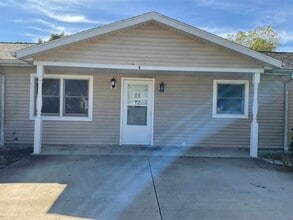 Building Photo - 305 Church St