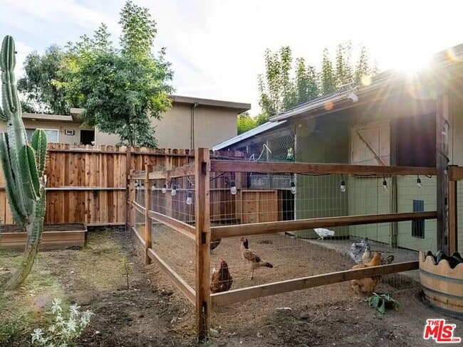 Building Photo - 4328 Edenhurst Ave