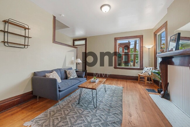 Building Photo - 265 E Northwood Ave