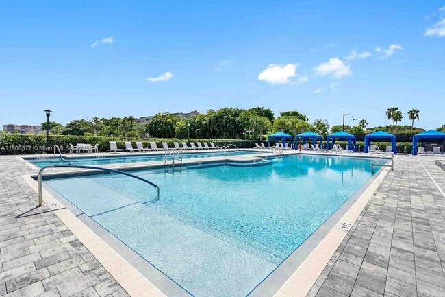 Building Photo - 14800 Cumberland Dr