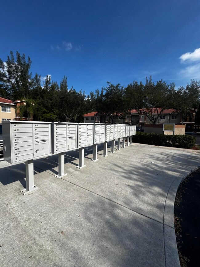 Building Photo - 3810 N Jog Rd