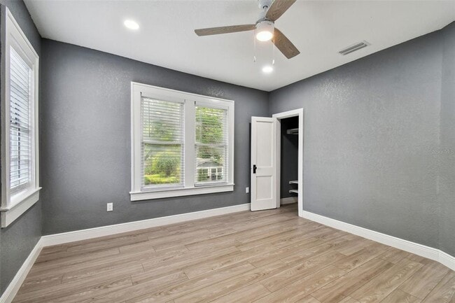 Building Photo - 6810 N Navin Ave