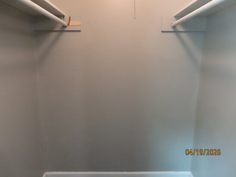 Building Photo - 10410 Broadstairs St