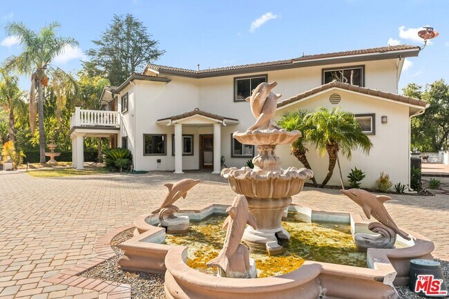 Building Photo - 3200 Oakley Dr