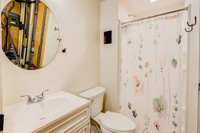 Building Photo - 3bd 2.5 bath Townhome for Rent, also on market for sale