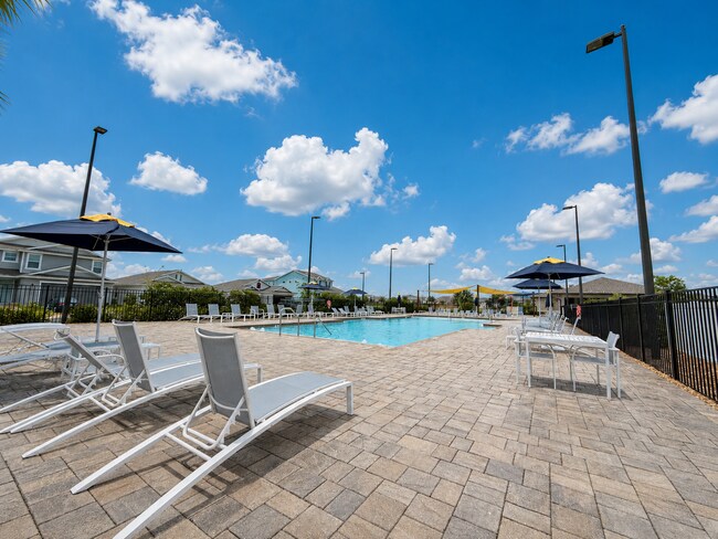 Building Photo - Experience modern & expansive living in this corner-lot 5Bedrooms/3.5Bath home at Ocala!