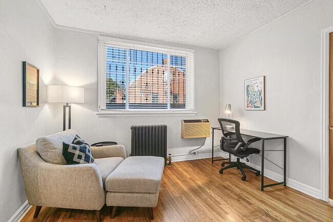 Building Photo - 1666 Detroit St