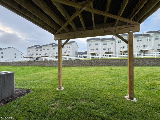 Building Photo - 71 Eastwood Ter