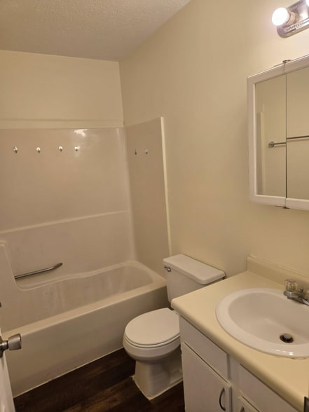 Building Photo - 27 Scioto Dr