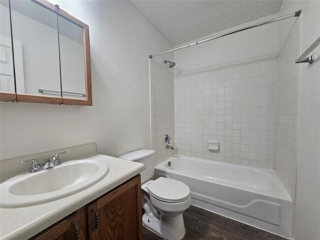 Building Photo - 2810 Adelen Ln