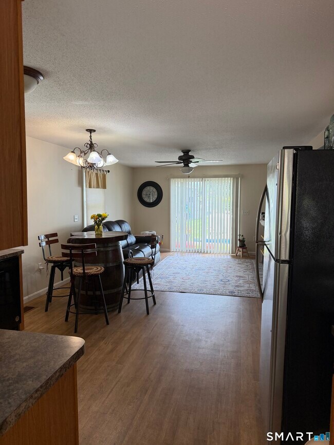 Building Photo - 309C Halladay Dr