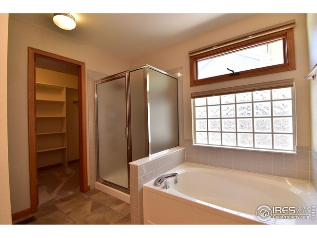 Building Photo - 1301 Silk Oak Dr