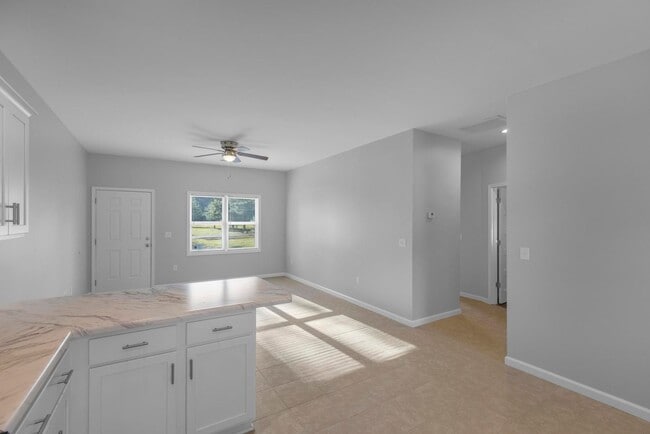 Building Photo - 130 Summerlin Ln