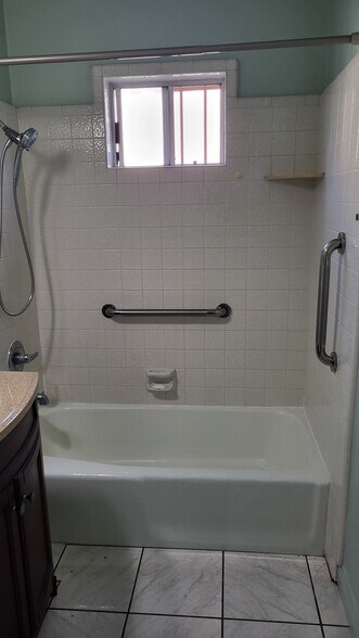 Building Photo - 16418 Halldale Ave