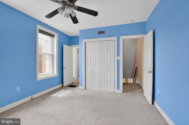 Building Photo - 219 Hermitage St