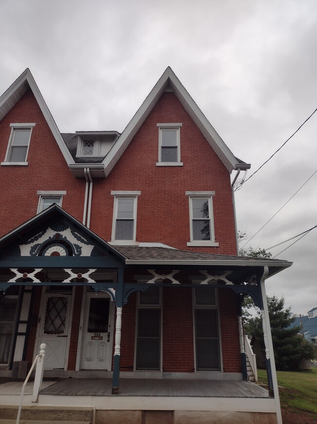 Building Photo - 506 Washington St