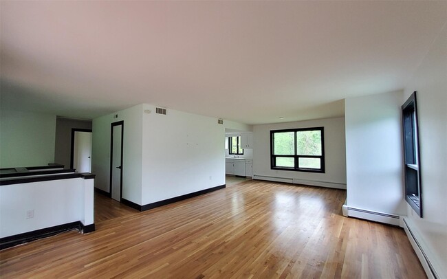 Building Photo - 40 Felter Hill Rd