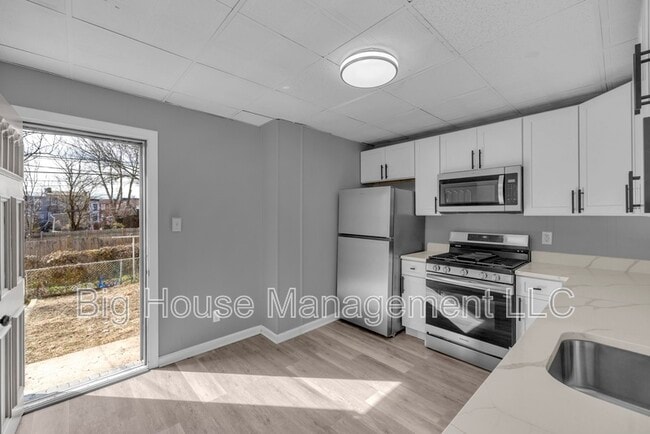 Building Photo - 1725 Hollins St