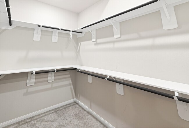 Building Photo - 21967 Gateway Arch Dr