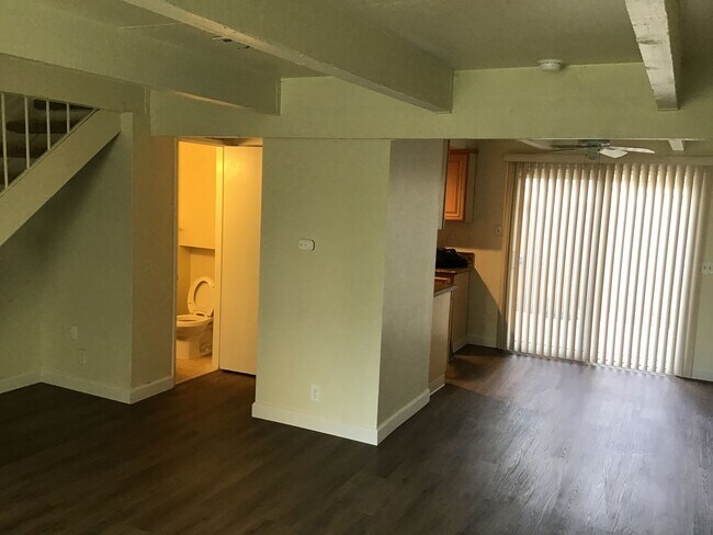 Building Photo - 7032 Fair Oaks Blvd