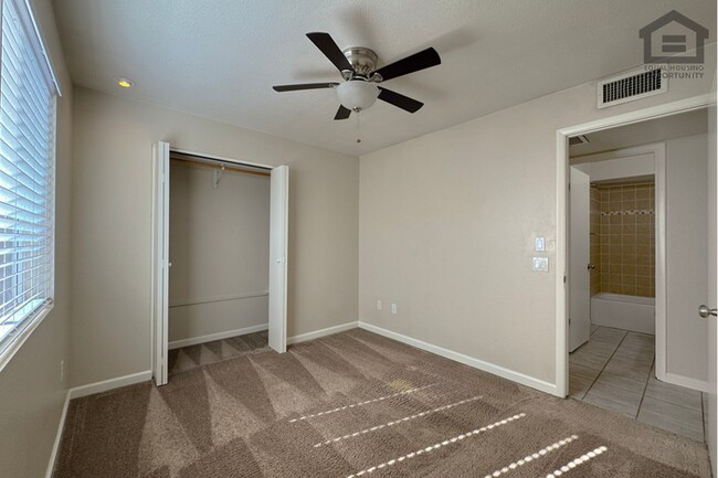Building Photo - 3Bed/2Bath House at Baseline Rd/Rural Rd! Ready for Immediate Move-In! – NO HOA!