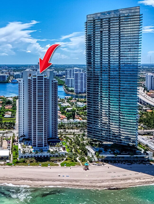 Primary Photo - 18911 Collins Ave