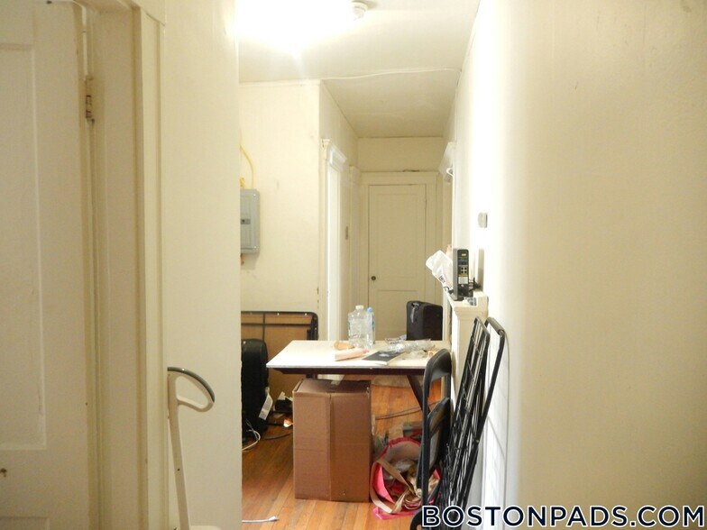 Building Photo - 1179 Boylston St