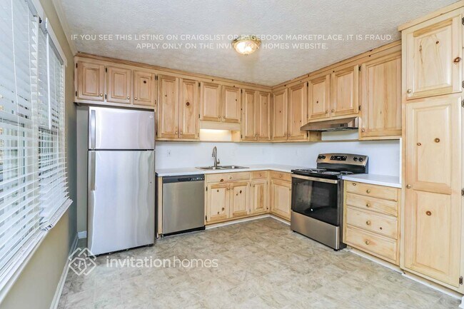 Building Photo - 2007 Laurel Cove