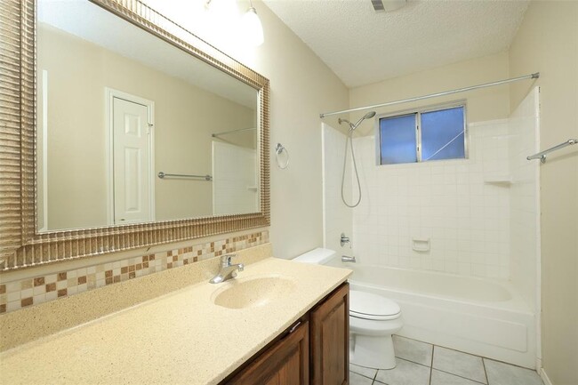 Building Photo - 9130 Kirkleigh Ln