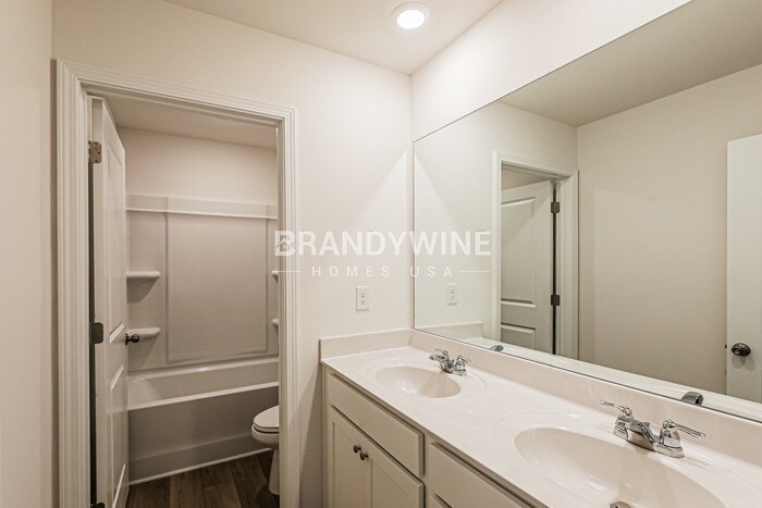 Building Photo - 1240 Arnhem Dr