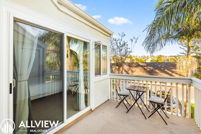 Building Photo - OCEAN VIEWS AND UPGRADED 2 BED/ 2 BATH UPP...